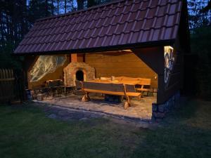 Fotografia z galérie ubytovania Domek letniskowy w Puszczy Augustowskiej z sauną i balią v destinácii Ateny