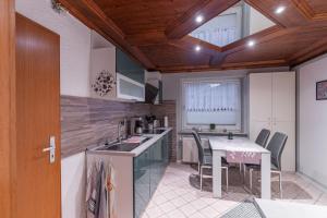 Kuchyň nebo kuchyňský kout v ubytování Ferienwohnung Am Kreidebach + 7 fotografií