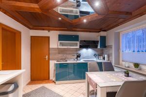 Kuchyň nebo kuchyňský kout v ubytování Ferienwohnung Am Kreidebach