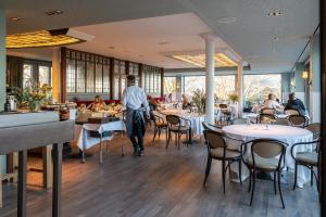Restaurace v ubytování Landgasthof Halbinsel Au