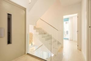 Zdjęcie z galerii obiektu Espectacular casa de 6 dormitorios, 7 banos y 2 terrazas w Sewilli