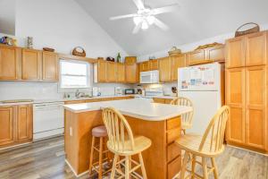 Gallery image of It's After 12 in Holden Beach