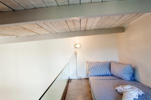 Khu vực ghế ngồi tại Karteros House 1300meters from the beach!