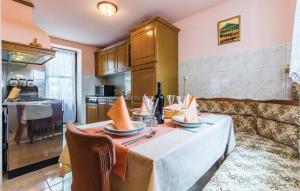 Kuchnia lub aneks kuchenny w obiekcie Apartment Glavani Iv