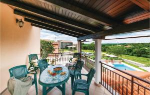Kolam renang di atau dekat dengan Beautiful Apartment In Hrboki With Wifi