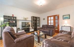 Gallery image of Nice Home In Prolozac Donji With 3 Bedrooms, Wifi And Outdoor Swimming Pool in Donji Proložac