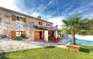 Πισίνα στο ή κοντά στο Holiday Home Puntera With A Fireplace 05 +24 φωτογραφίες