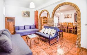 Posezení v ubytování 5 Bedroom Amazing Home In Ronda