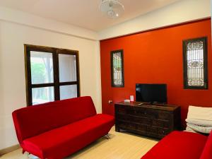 TV a/nebo společenská místnost v ubytování BTC Hua Hin Home managed by BTC Boutique Resort
