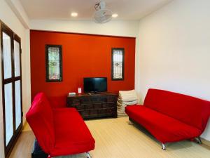 TV a/nebo společenská místnost v ubytování BTC Hua Hin Home managed by BTC Boutique Resort