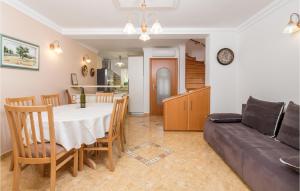 Gallery image of Cozy Home In Garica With Wifi in Garica
