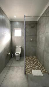 Santorini Guesthouse的一间浴室