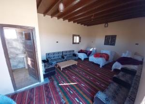 Seating area sa Hayaat siwa hot spring