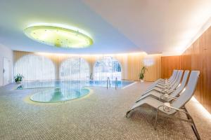 Bazén v ubytování Seehüter's Hotel Seerose nebo v jeho okolí