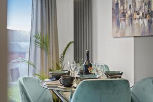 Stunning 2-bedroom house with free parking & WiFi