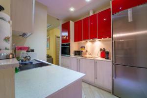A kitchen or kitchenette at Panoramic view Penthouse
