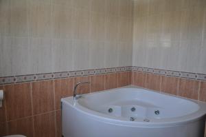 Ein Badezimmer in der Unterkunft Casa de los Limones by Costadelsolholiday FAMILY VILLA NEAR PUERTO MARINA