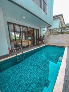Kolam renang di atau di dekat Platinum Dago Resort villa 15px Private Pool Bandung