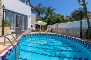 LoutraにあるVilla Kallergi Nefeli 6 guestsのギャラリーの写真 +20枚の写真