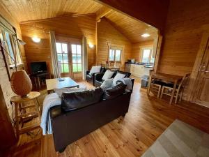 Χώρος καθιστικού στο Lilly Lodge, Lake Pochard