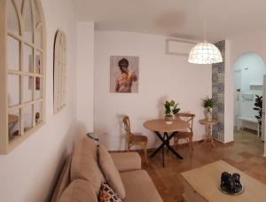 A seating area at Duquesa María Apartamento en el corazón de Granada