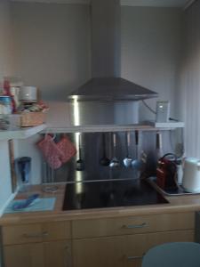 Η κουζίνα ή μικρή κουζίνα στο t2 refait a neuf a port la nouvelle