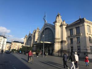 Gallery image of Studio avec balcon & parking gratuit - Tours Gare in Tours