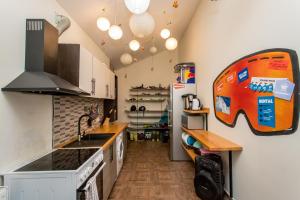 Kuhinja oz. manjša kuhinja v nastanitvi Riders House New Gudauri
