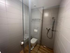 Bilik mandi di Hotel VARNSDORF