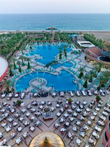 Bazén v ubytování Delphin Palace Hotel nebo v jeho okolí