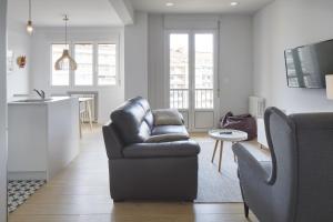 A seating area at Aukera - Basque Stay