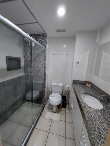 A bathroom at Flat beira mar, Olinda 4 Rodas 315
