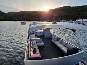 Photo de la galerie de l'établissement Luxe at Brooklyn - Hawkesbury River Marina, à Brooklyn