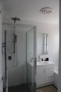 Ένα μπάνιο στο Holiday Room with share bathroom