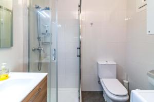 A bathroom at Super nice studio in Marbella
