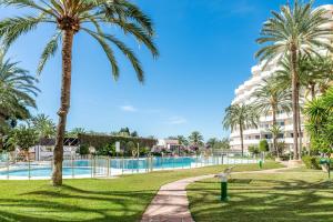 The swimming pool at or close to Super nice studio in Marbella