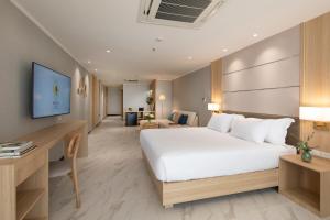 TV a/nebo společenská místnost v ubytování Eastin Resort Rayong