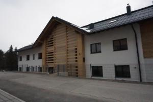 Budynek, w którym mieści się aparthotel