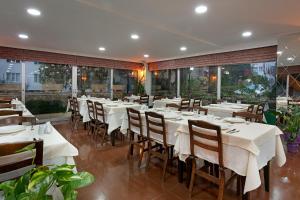 Restaurace v ubytování Lara Dinc Hotel