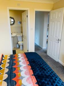 Katil atau katil-katil dalam bilik di #3 Delightful 3 bedroom lodge - holiday home, No Hot tub