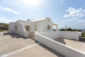 Photo de la galerie de l'établissement White Orchid Villa, à Pyrgos 68 autres photos