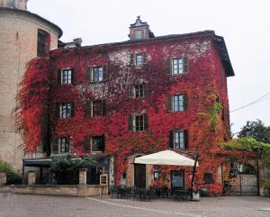 The building in which a panziókat is located