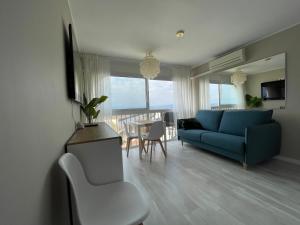 TV a/nebo společenská místnost v ubytování Four Seasons