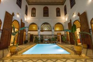 Bazén v ubytování Le Riad Palais d'hotes Suites & Spa Fes nebo v jeho okolí