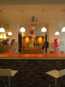 Lounge nebo bar v ubytování Hotel ibis Faro Algarve