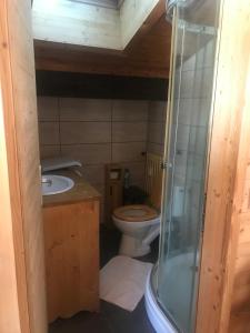 Ένα μπάνιο στο Chalet les trolles