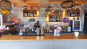 Lounge nebo bar v ubytování Freeride Hostel