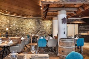 Posezení v ubytování H+ Hotel & SPA Engelberg