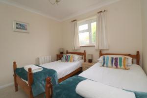 Gallery image of Holiday Bungalow, short drive to 7 Beaches! in St Merryn