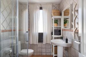 Koupelna v ubytování Apartamentos La Estrella iii